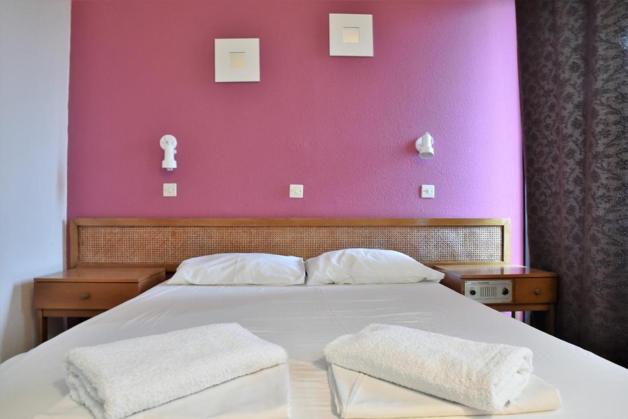 Telhinis Hotel & Apartments Faliraki Bilik gambar